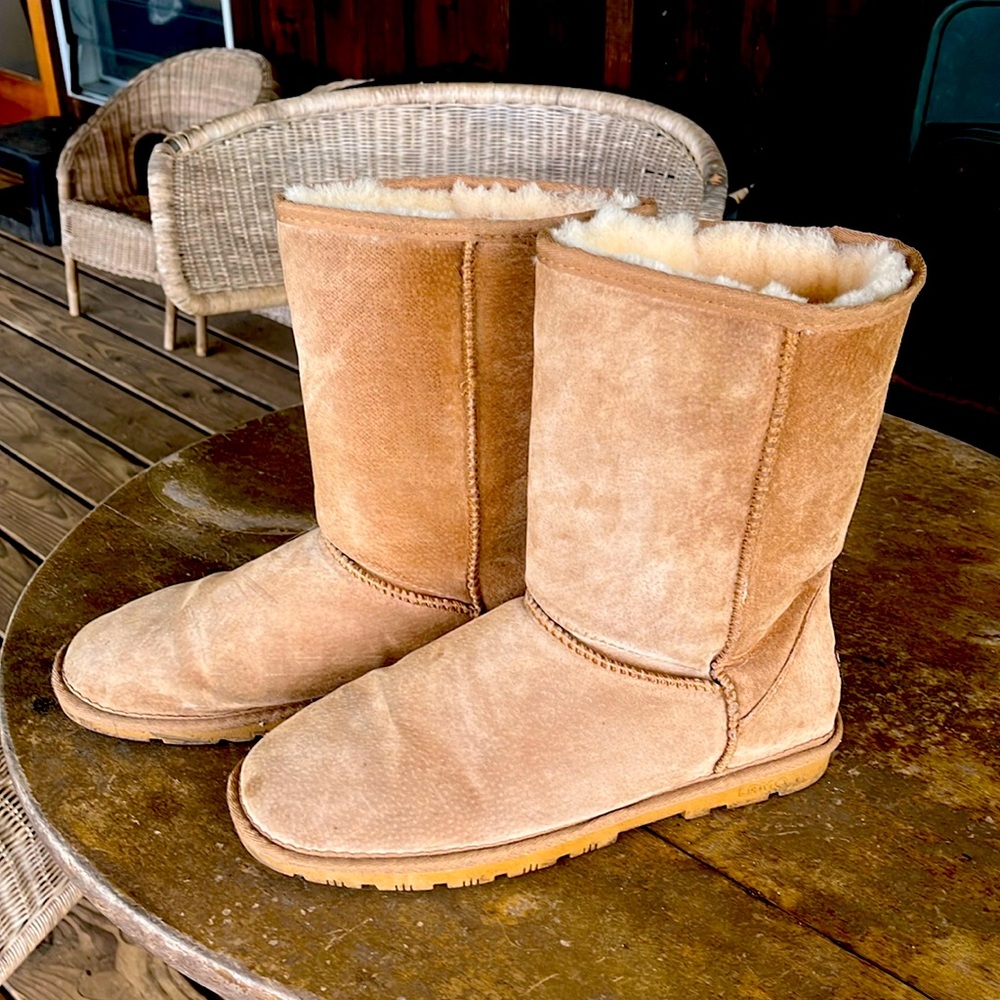 Lamo women’s boots size US12